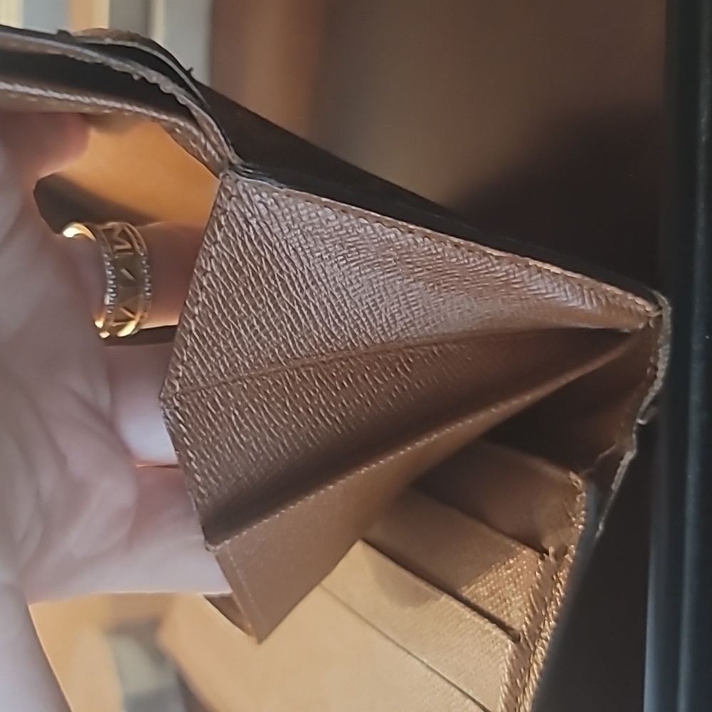 Louis  Vuitton  Monogram  limited edition  international  Brown Wallet and chain - Picture 4 of 7